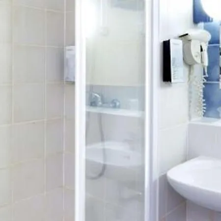 Hotel Campanile Clermont 3*